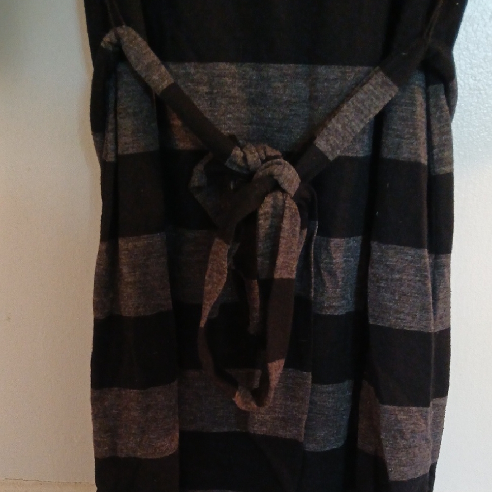 LOFT Black and Gray Tunic with Bateau Neckline - Picture 3 of 10